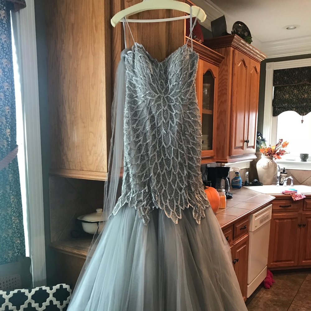 Alberto Makali Formal Gown